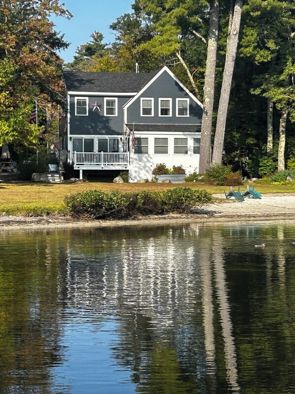 Exterior - Sun and Ski (Newbury)