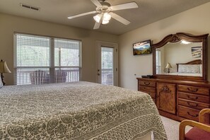 3 bedrooms, iron/ironing board, bed sheets, wheelchair access