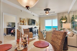 Smart-TV, videospill, DVD-spiller og filmbibliotek