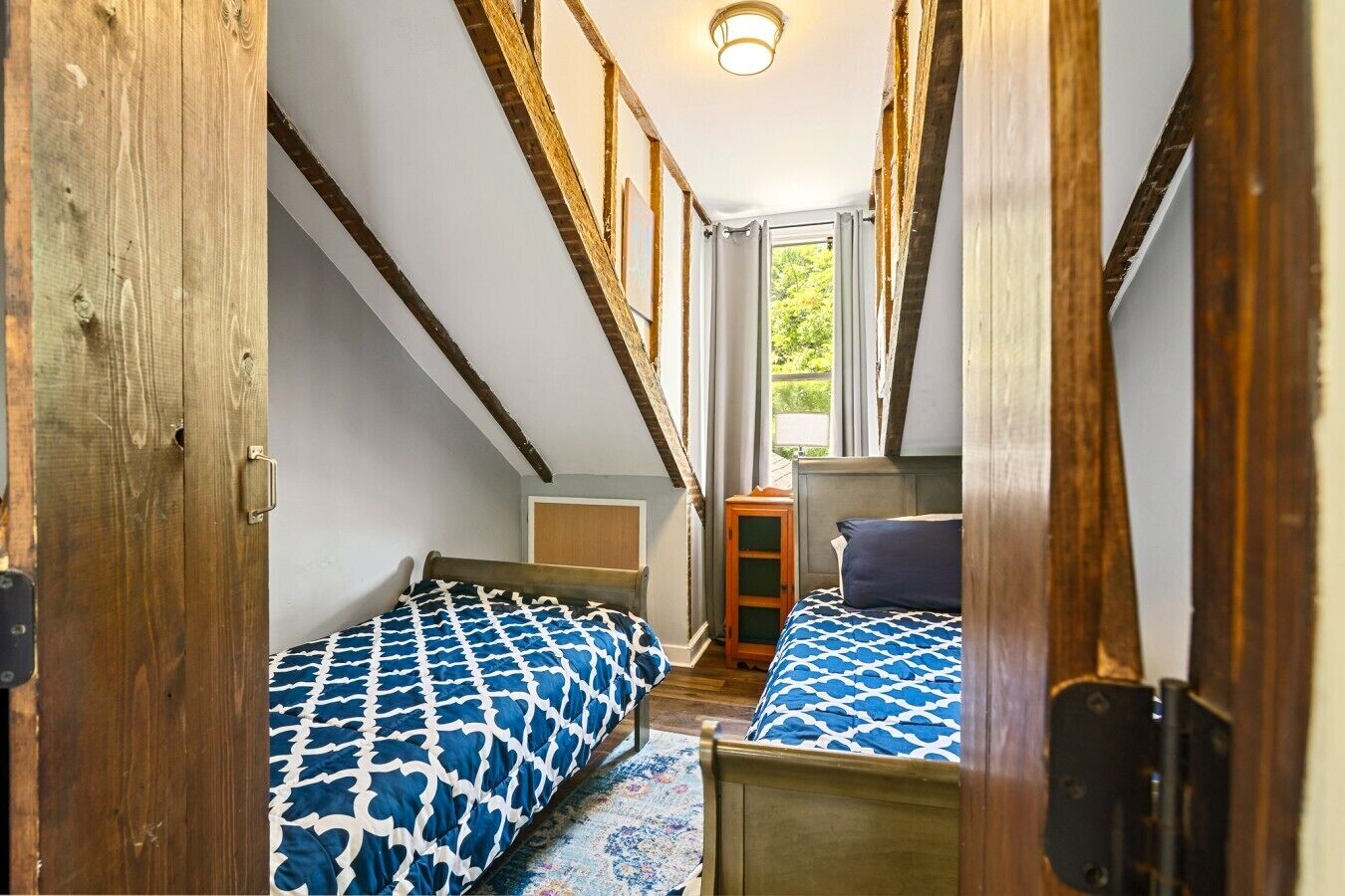 3 bedrooms, iron/ironing board, travel crib, WiFi (free)