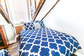 3 bedrooms, iron/ironing board, travel cot, free WiFi