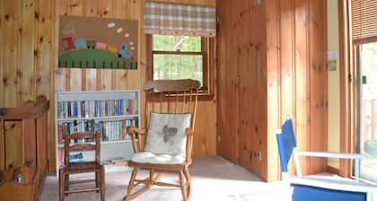 ¡Dejarlo todo atrás! Sebago Lake Area Cottage, Kayak, canoa y pescado, mascotas gratis!