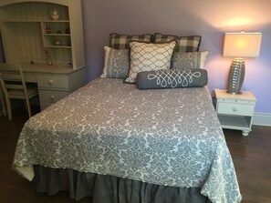 2 bedrooms, iron/ironing board, travel cot, free WiFi