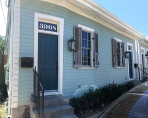 Exterior detail - Great Central Location For All Your NOLA Fun. Large 2 Bd Right Off Magazine St. (New Orleans)