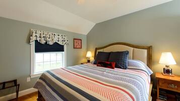 3 slaapkamers, een bureau, een strijkplank/strijkijzer, wifi