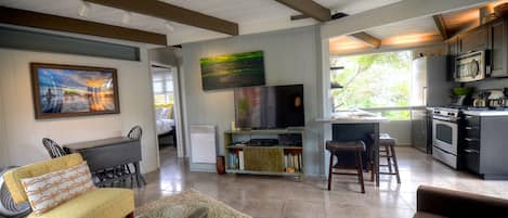 Smart TV, books, stereo