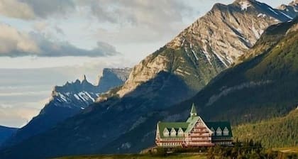 Start your exploration of GNP here, easy access to 3 park entrances.