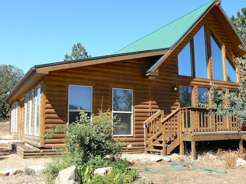 'The Hideaway' - Tucked in the Beautiful Wet Mountain Valley.