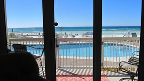 Een verwarmd zwembad