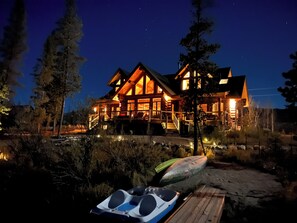 Exterior - Luxury lakefront log home w/ dock and boats bordering RMNP (Grand Lake)