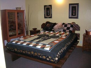 6 عدّة غرف نوم ومكواة/لوح كي وواي فاي وملاءات أسرّة