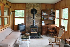 Smart TV, DVD player, ping pong, books