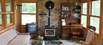 Family Cabin on Beautiful Bay Lake-RELAX-Large Lakeside Deck, Yard, Private Dock