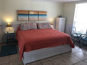 4 slaapkamers, een strijkplank/strijkijzer, gratis wifi, beddengoed