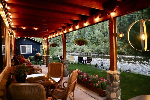 VRP-25-0446 -Closest 4-bedroom riverfront to Wolf Creek Resort