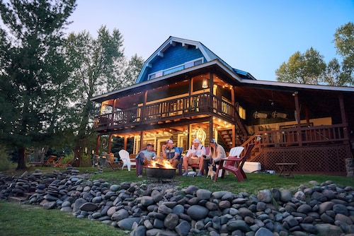 Lähimmän 4 makuuhuoneen joen edessä Wolf Creek Ski Resort ja Pagosa Springs