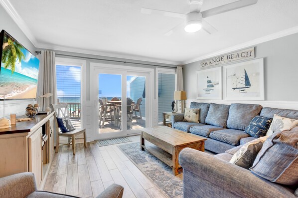 Smart TV, reproductor de DVD, libros y videoteca