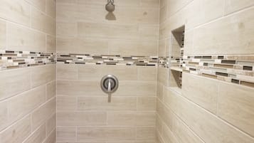 Douche, serviettes fournies