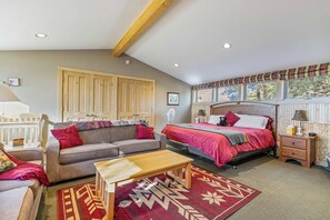 4 bedrooms, desk, iron/ironing board, travel cot - Teton View Lodge- Spacious, Peaceful, Stunning View. Hot Tub/Sauna/Steam Shower (Driggs)