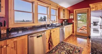 Teton View Lodge- Spacious, Peaceful, Stunning View. Hot Tub/Sauna/Steam Shower