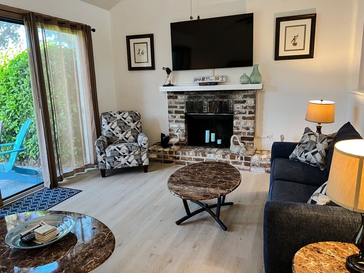 185 Twin Oaks Villa on the 10th Fairway- 2BD/2BA/close to Harbour Town