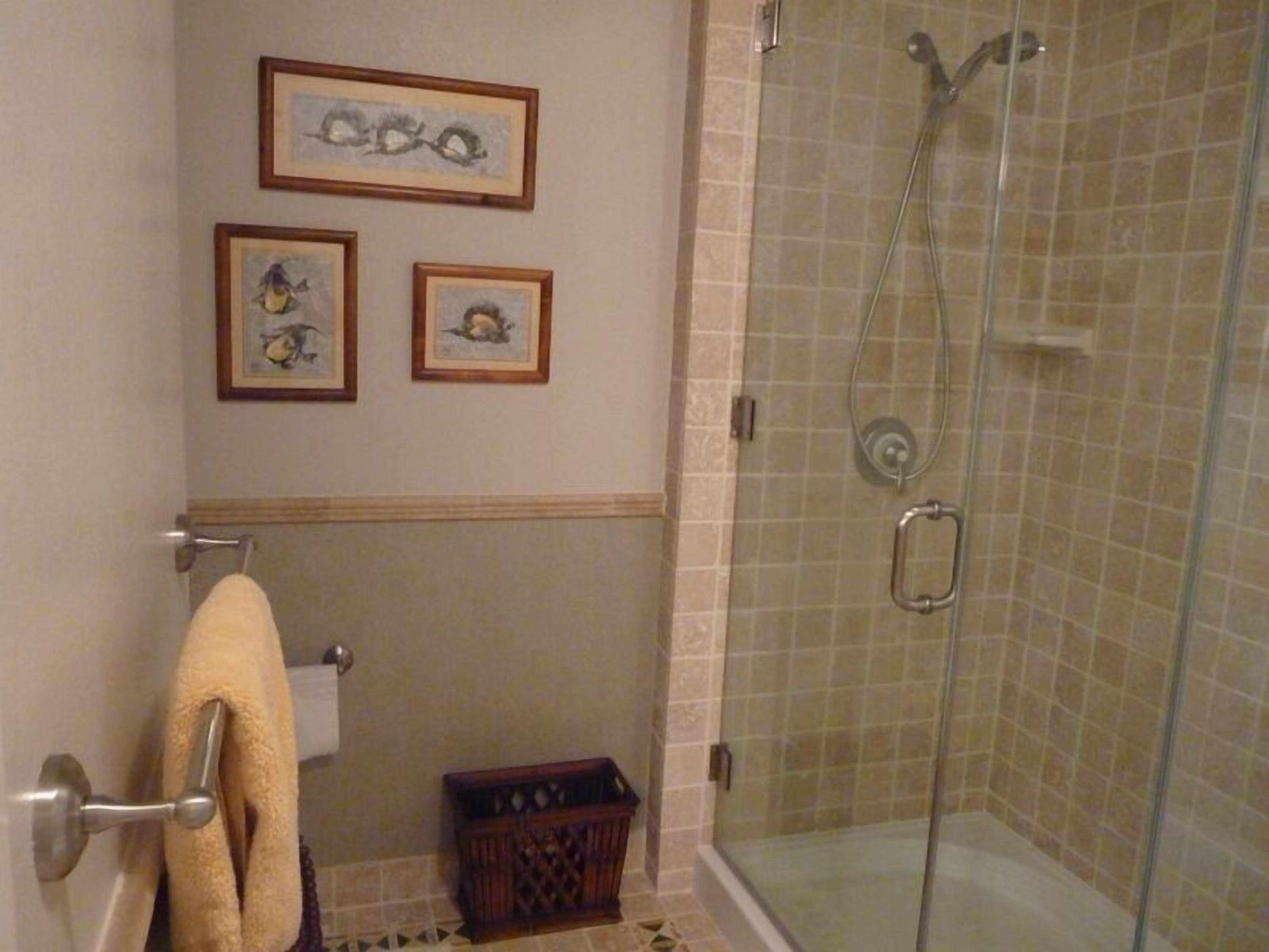 Bathtub, jetted tub, hair dryer, towels