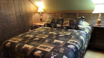 2 bedrooms, desk, iron/ironing board, free WiFi