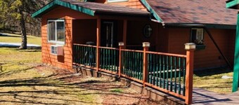 Black River Retreat (Dog Friendly!)