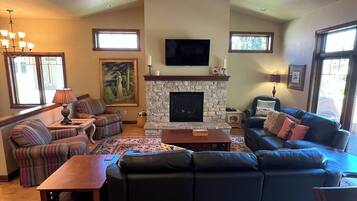 Smart TV, fireplace, books
