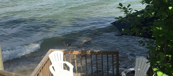 Lake Michigan Waterfront Retreat - Traverse City, MI