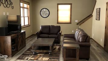 TV, fireplace, DVD player, stereo