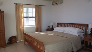 2 bedrooms, iron/ironing board, WiFi, bed sheets - Fully equipped and outfitted, spacious ocean front condo (St. Lawrence Gap, Christ Church)
