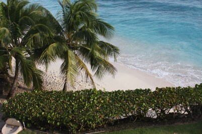 Fully equipped and outfitted, spacious ocean front condo