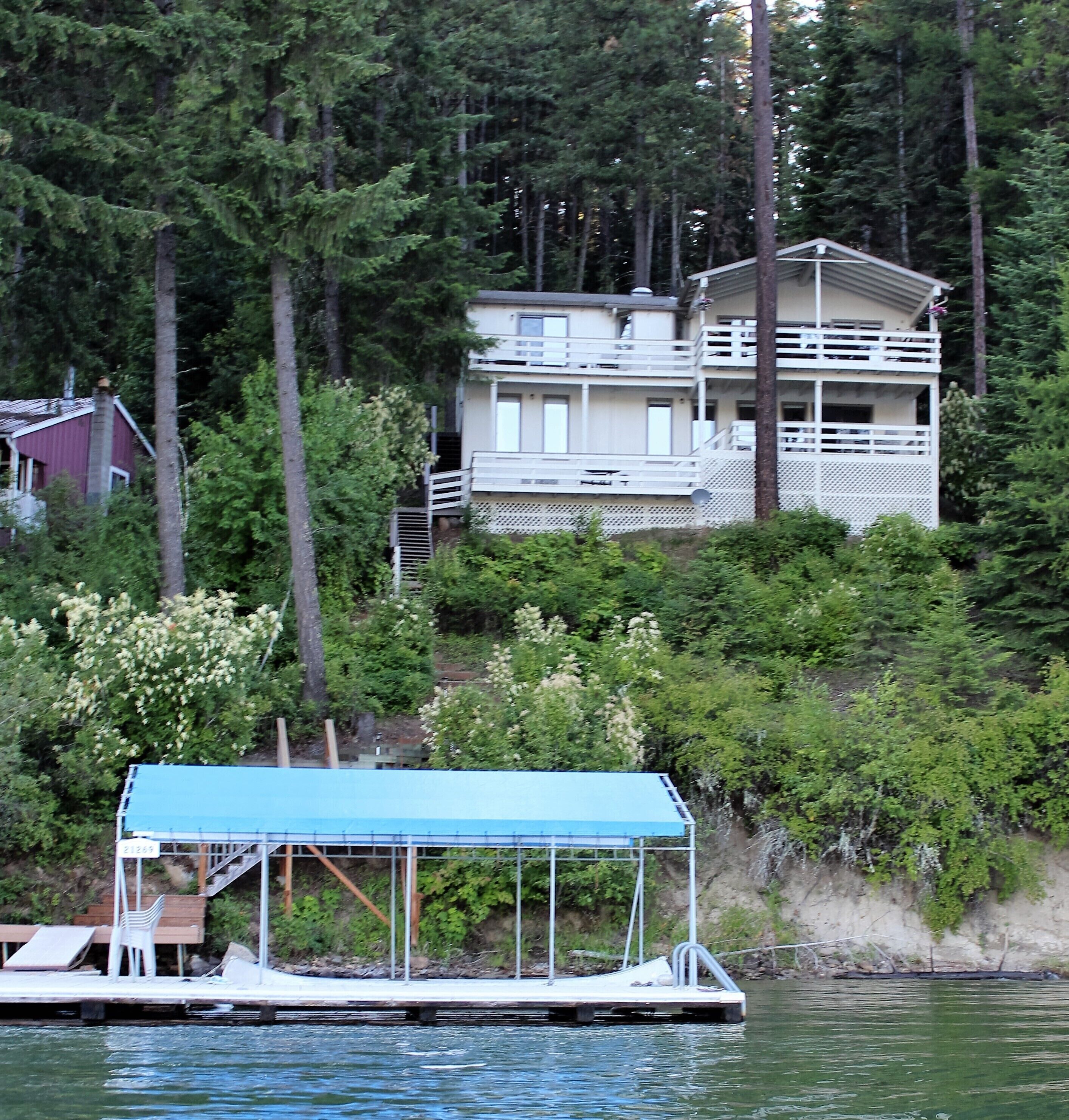 Hayden Lake - Waterfront Home