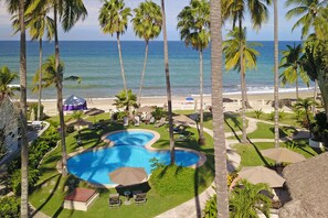 Pool - SAYULITA BEACHFRONT VILLA, BEACHFRONT POOL ON ROMANTIC GARDEN GROUNDS (SAYULITA)