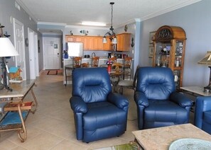 TV - Emerald Isle 1309–Gulf-Front Corner Condo | Front-Row Beach Service Included (Panama City Beach)