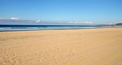 3 Minuten zu Fuß zum Strand und Bucht - charmante 2BR / 2BA mit Kamin