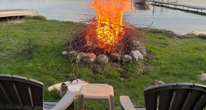Lemmikkiystävällinen, viihtyisä rantahotelli mökki Pickerel Lake