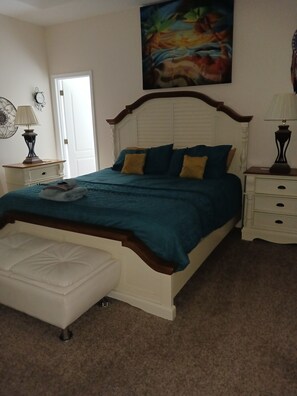 4 室のベッドルーム、WiFi (無料)、ベッドシーツ、車椅子でアクセスできる設備