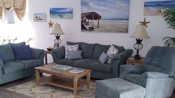 Télévision, lecteur de DVD, livres, médiathÚque