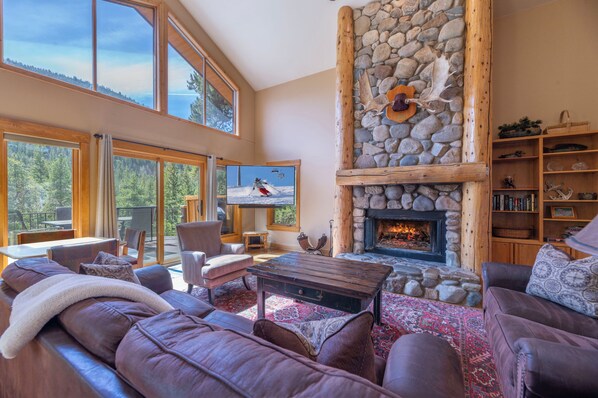 TV, fireplace, DVD player, stereo
