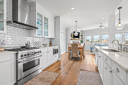 Luxury LBI Waterfront Home With Dock.  Perfect for Boat Owners!