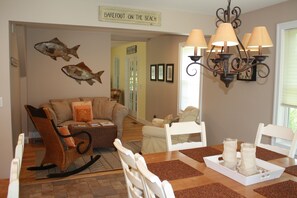 Interior - Beautiful South Haven Lake House; Newly Renovated and Decorated; Family-oriented (South Haven)