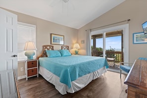 5 bedrooms, internet - "Beach Nuts" 5 Bedroom, 3 Bathroom Oceanfront home. (Holden Beach)