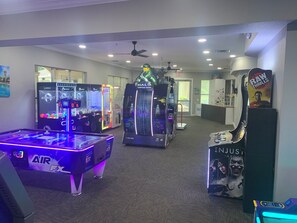 Games room - 2 Bedroom, 2 Bath Condo 2 miles from Disney and 10 miles from Universal studios. (Kissimmee)