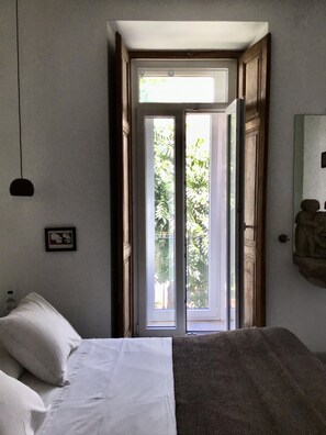 3 bedrooms, iron/ironing board, travel cot, free WiFi