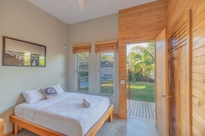 4 bedrooms, in-room safe, WiFi, bed sheets