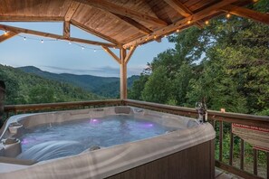 Outdoor spa tub - Heavenly Mtn Views, Hot Tub+Fire Pit+Grill, Fireplace, WiFi, Hike, Close to BRP! (Spruce Pine)