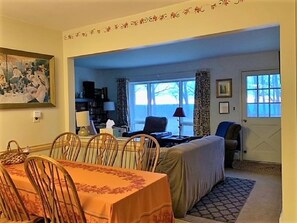 تلفزيون ذكي، مدفأة، ألعاب فيديو، مشغل دي في دي