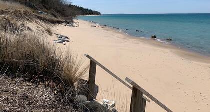 Lake Michigan Sunset View Cottage, Tunnel of Trees, Good Hart. Easement to Lake.